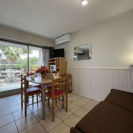 Climatise Avec Terrasse Et Piscine Sur Le Port De Gruissan, Proche - 4 Couchages - Fr-1-229-104 * Gruissan